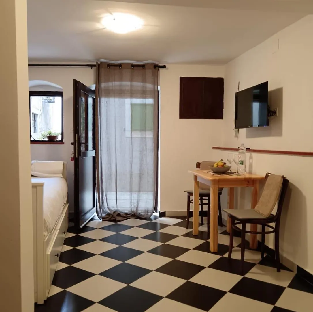 Lamar Cres 0*,  Croatia